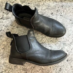 Steve Madden Black Leather Chelsea Boots